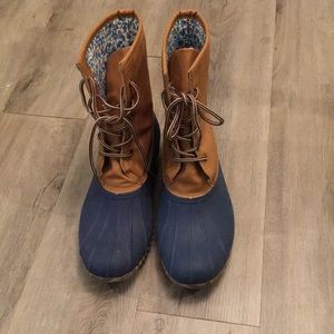 Adorable size 10 rain boots